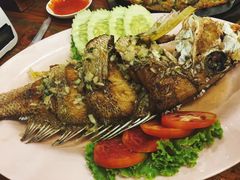 -J Daeng Seafood