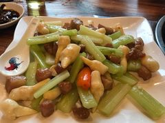 藕尖炒猪颈肉-翔雄农庄