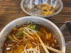-丽丽三鲜螺蛳粉(田林路店)