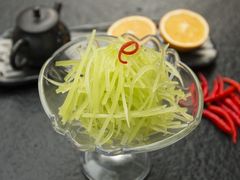 -鱼鲜饭香·招牌汽锅剁椒鱼头王