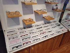 -MiRi眼镜·蔡司·星趣控·尼康控优点视觉合作店(南京东路店)