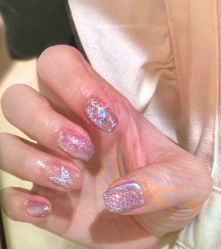 -进巍美甲美睫