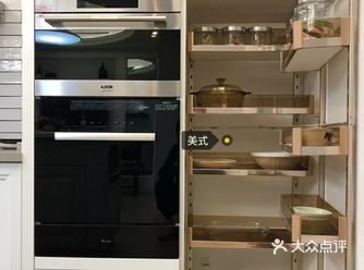 厨房开敞 厨房在美国人眼中一般是开敞的（由于其饮食烹