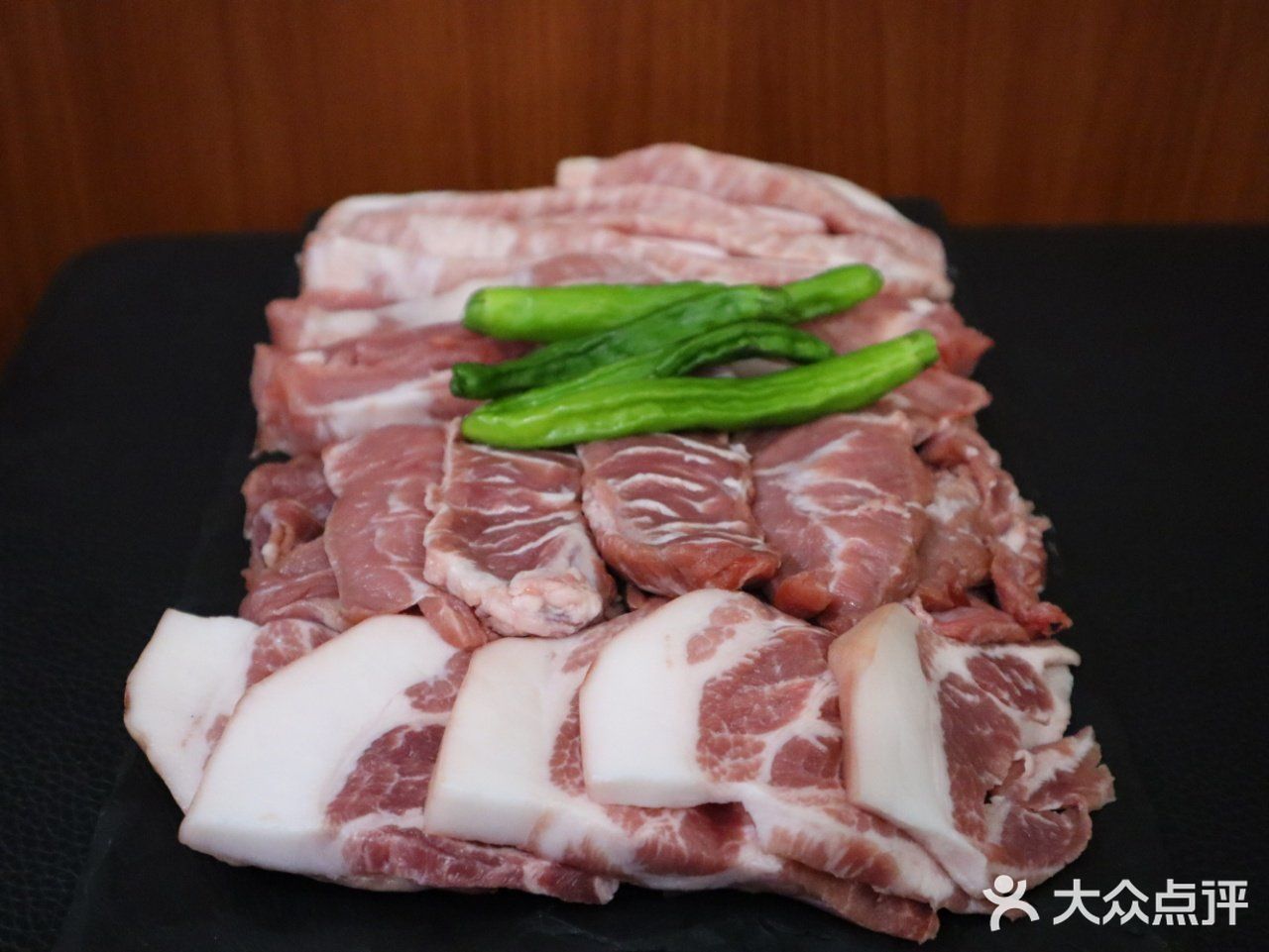 🌟韩国首尔必去!文父子烤肉店,邂逅25岁帅哥老板!🙋