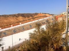 -采薇庄园四季滑雪场