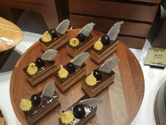 甜品蛋糕-威珀斯酒店·珀萃美食餐厅 | 海鲜刺身·现烤生蚝·特色烤肉