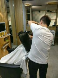 -马克男发时尚店