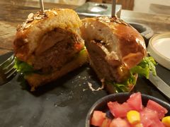 -HIGH FIVE哈福手工汉堡(桂林路店)