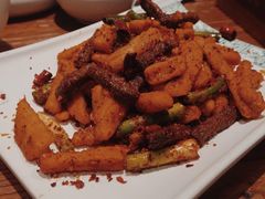 香辣藕条炒牛干巴-云海肴·汽锅鸡·云南菜(美罗城店)