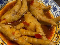 -爆炸头阿姨小四川正宗川味小吃(无任何分店)