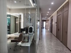 点击看大图 店内环境-深圳颜伊医疗美容门诊部