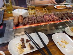 -哈尔滨小酒馆·鲜肉现穿自助烧烤(康新花园店)