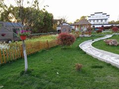 -龙湖东院农庄(乡间小路店)