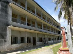 -吐斯廉屠杀博物馆