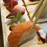 它家是榻榻米，有包厢！私密性蛮好！都给我去这家炫饭