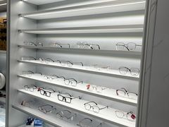 -光明眼镜·蔡司授权(徐泾店)