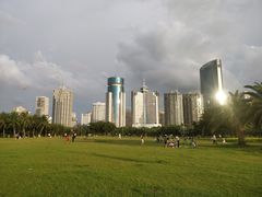 -万绿园