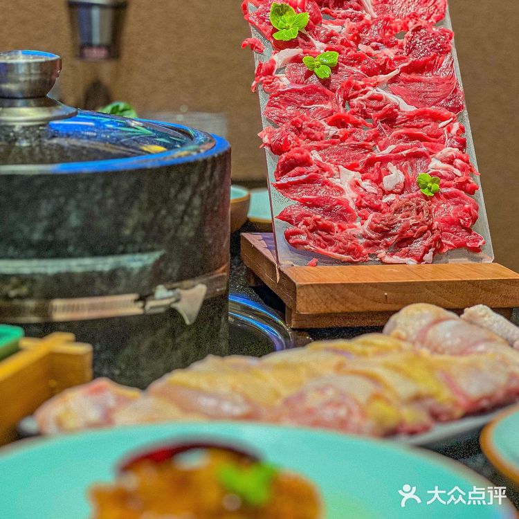 在深圳，首家野生菌石锅土鸡，一口鲜掉牙❗️