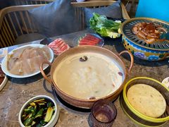 -三人行骨头王火锅(长寿店)