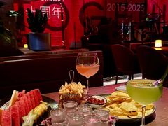 -FOUR PLAY BAR