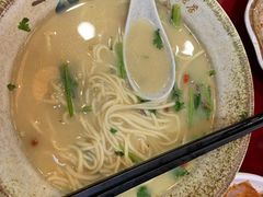 -金杨拉面王小吃面馆·牛三宝面·红烧牛肉粉