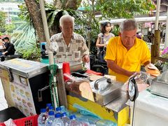 -詹爷爷乌节路街头冰淇淋