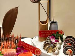 -云顶旋转自助景观餐厅