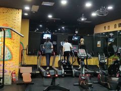 有氧区-RoMan罗马健身工作室(莘庄店)