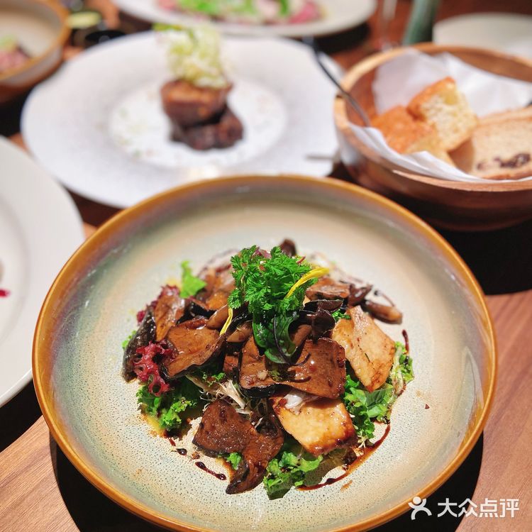 郑州顶级西餐厅‼️极致浪漫氛围🥀约会首选