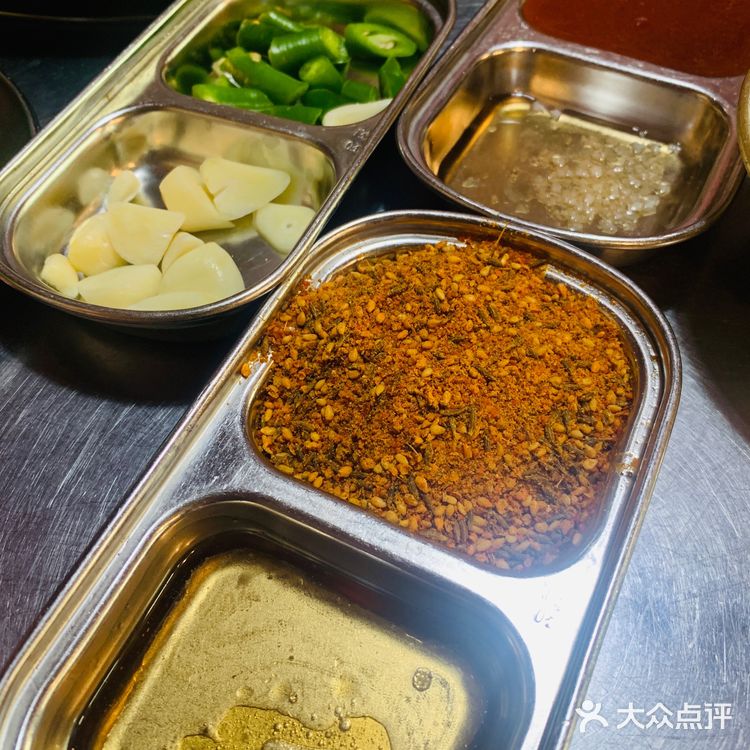 今儿解个馋，吃个猪掌柜[调皮]