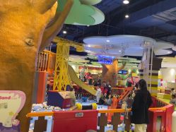 -MELAND CLUB亲子乐园•派对(虹桥万象城店)