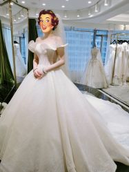 -拉瑞娜LaReine婚纱礼服高级定制