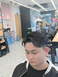 -藤野造型烫发染发