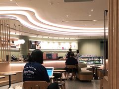 大堂-星巴克臻选(上海陆家嘴中心店)
