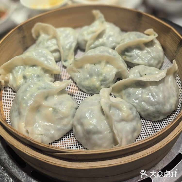 必吃榜海鲜餐厅—第一次有人给剥虾