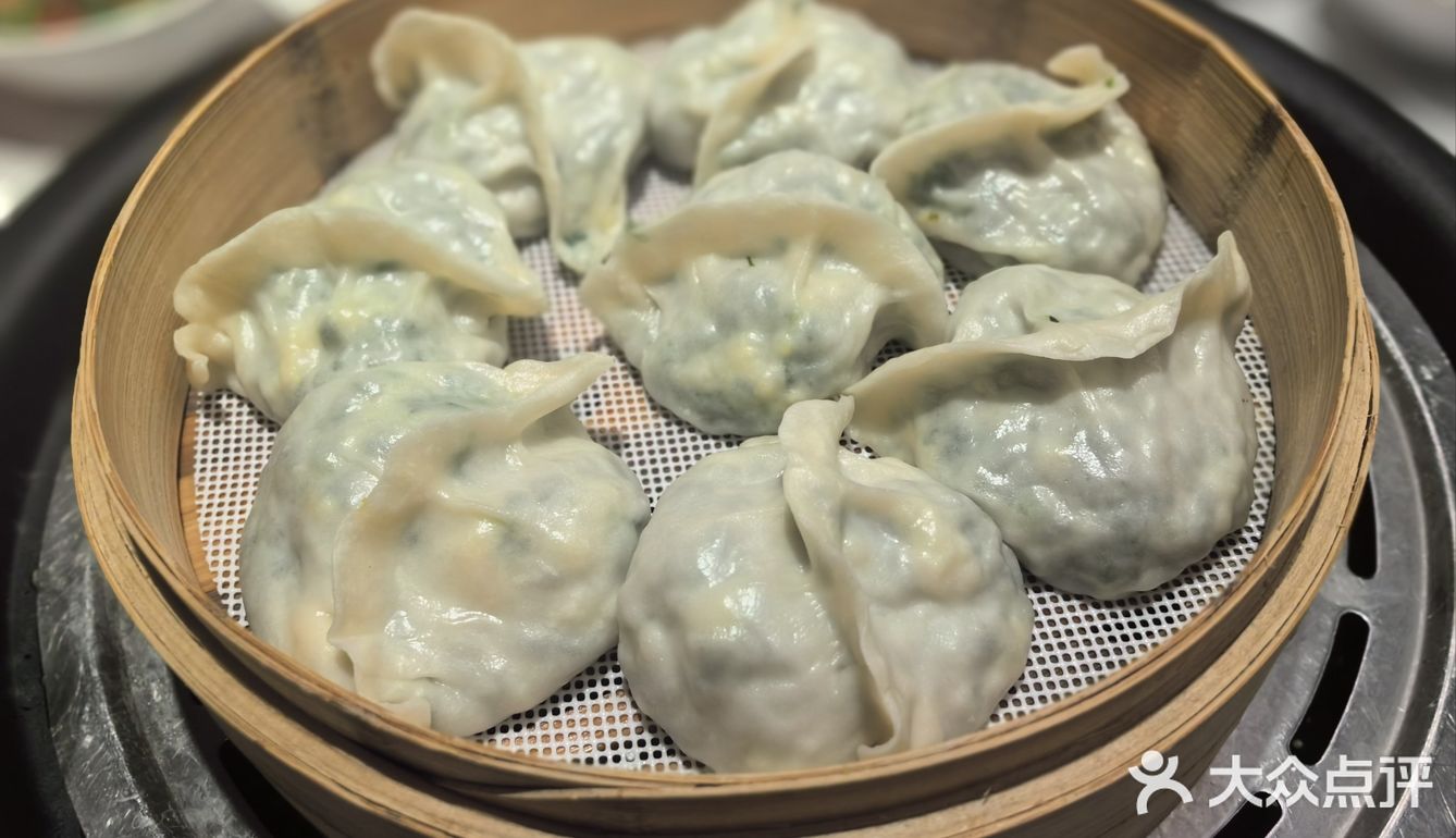 必吃榜海鲜餐厅—第一次有人给剥虾