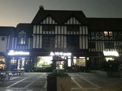 -钟书阁(松江泰晤士小镇店)