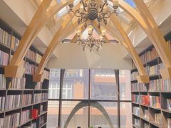 -钟书阁(松江泰晤士小镇店)