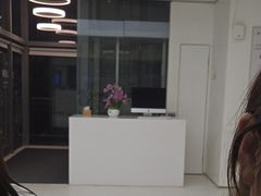 -卡罗酒店(东门晒布地铁站店)