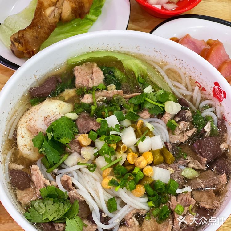 这碗料足汤鲜的杀猪粉真的无敌了❗️❗️