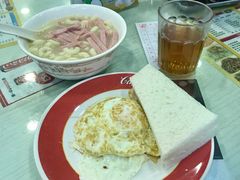 火腿通粉套餐-新德兴茶餐厅(湾仔道店)