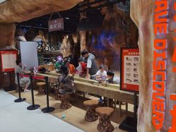 -探洞工场(丹尼斯7天地店)