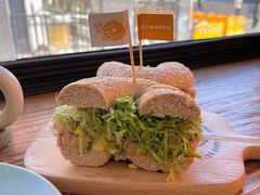 吞拿鱼船长-Catch Bagel(芳草地店)