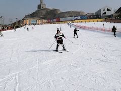 -采薇庄园四季滑雪场