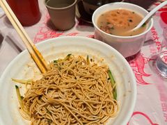 -肥肥虾庄·金牌油焖大虾(汉街SKP店)