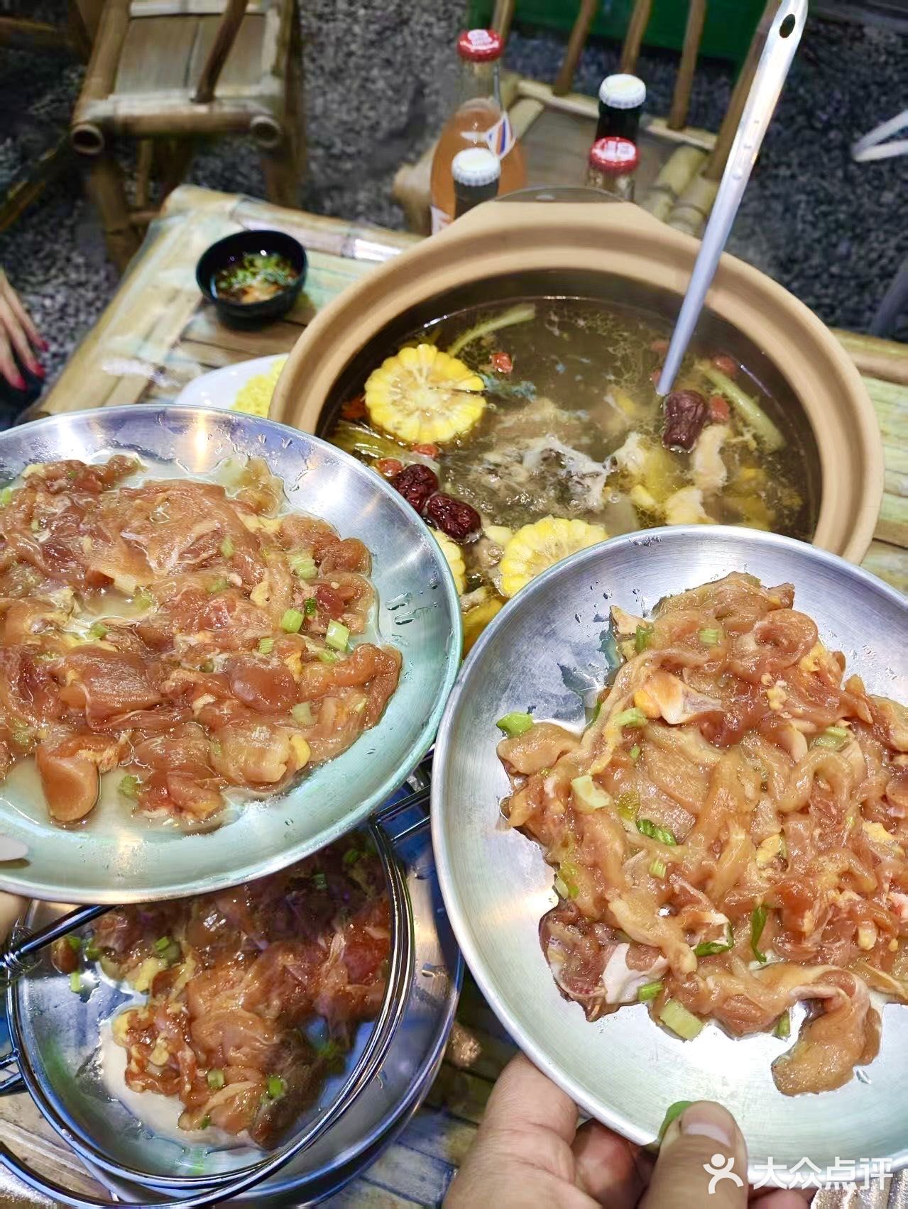 在杭州!不起眼但好好好吃的碳炉鸡煲··