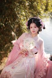 -一揽芳华汉服旗袍体验馆(拙政园店)