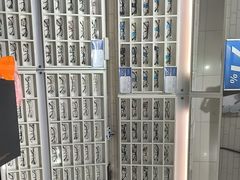 -诺柯视眼镜-蔡司依视路官方工厂店(淞南一店)