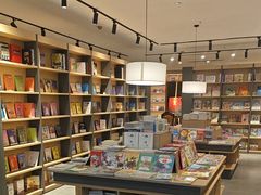 -魔方城市书房(中街益田店)