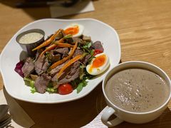 照烧鸡肉配牛油果拉法沙拉-HELLO 27 意面·沙拉·帕尼尼